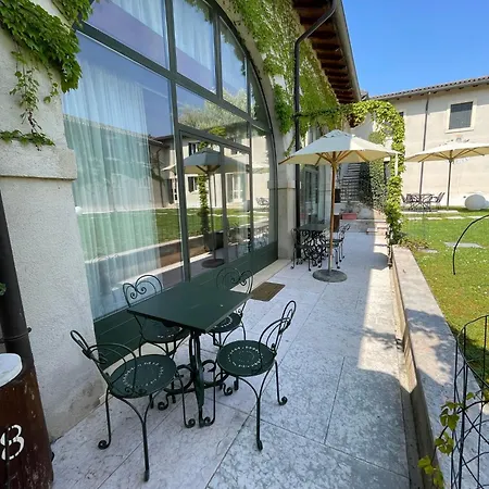 Relais Corte Paradiso ペスキエーラ・デル・ガルダ