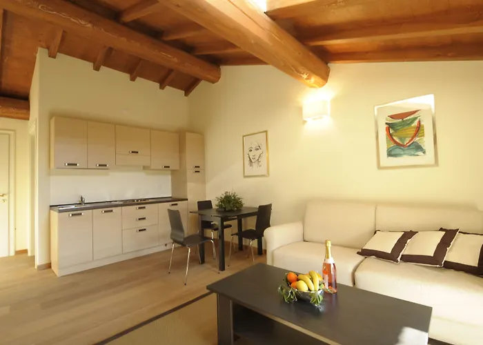 Relais Corte Paradiso * بسكييرا ديل غاردا